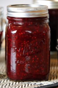 raspberry with blackberry jam - mason jar