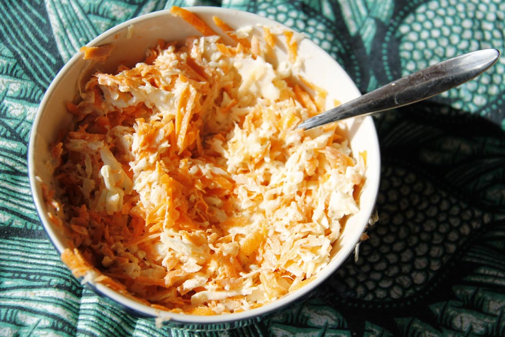 carrot and cabbage coleslaw for pulled pork sandwich